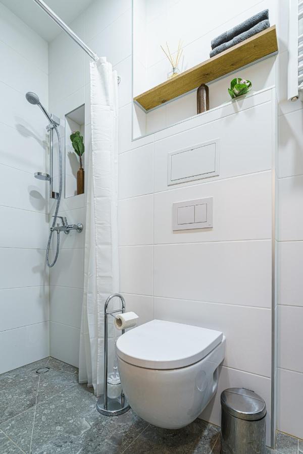 Modern Rustic In Center-Prime Rentals Kaunas Exterior foto